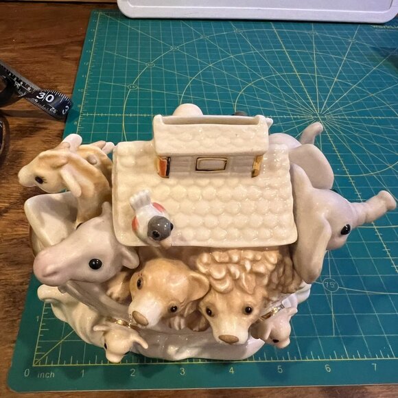 Noah’s Ark by Lenox Piggy Bank Baby Shower Nursery - Picture 7 of 11